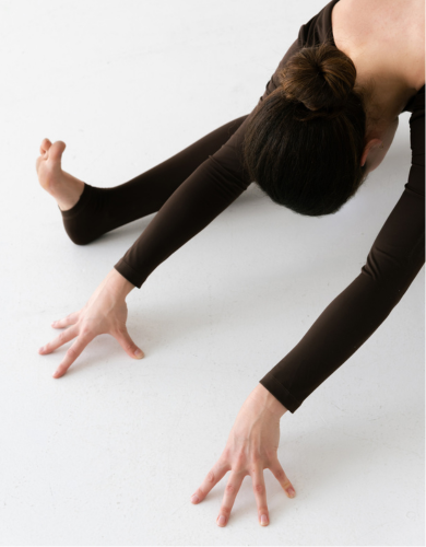 Yoga Basics: <br> Fortalece tu base. <br> Profundiza tu práctica.