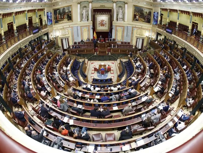 La oficina de supervisión de contratos presenta en el Congreso su último informe