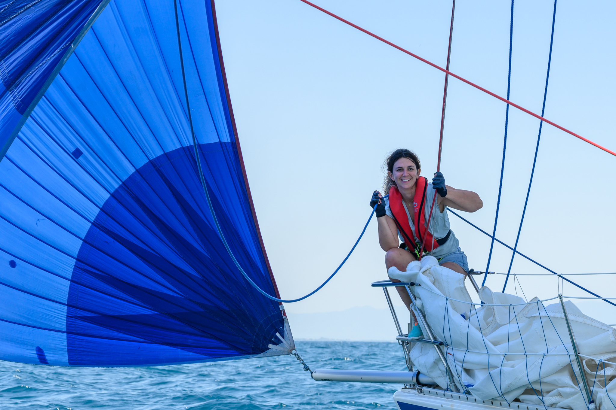 Veleros navegando en regata
