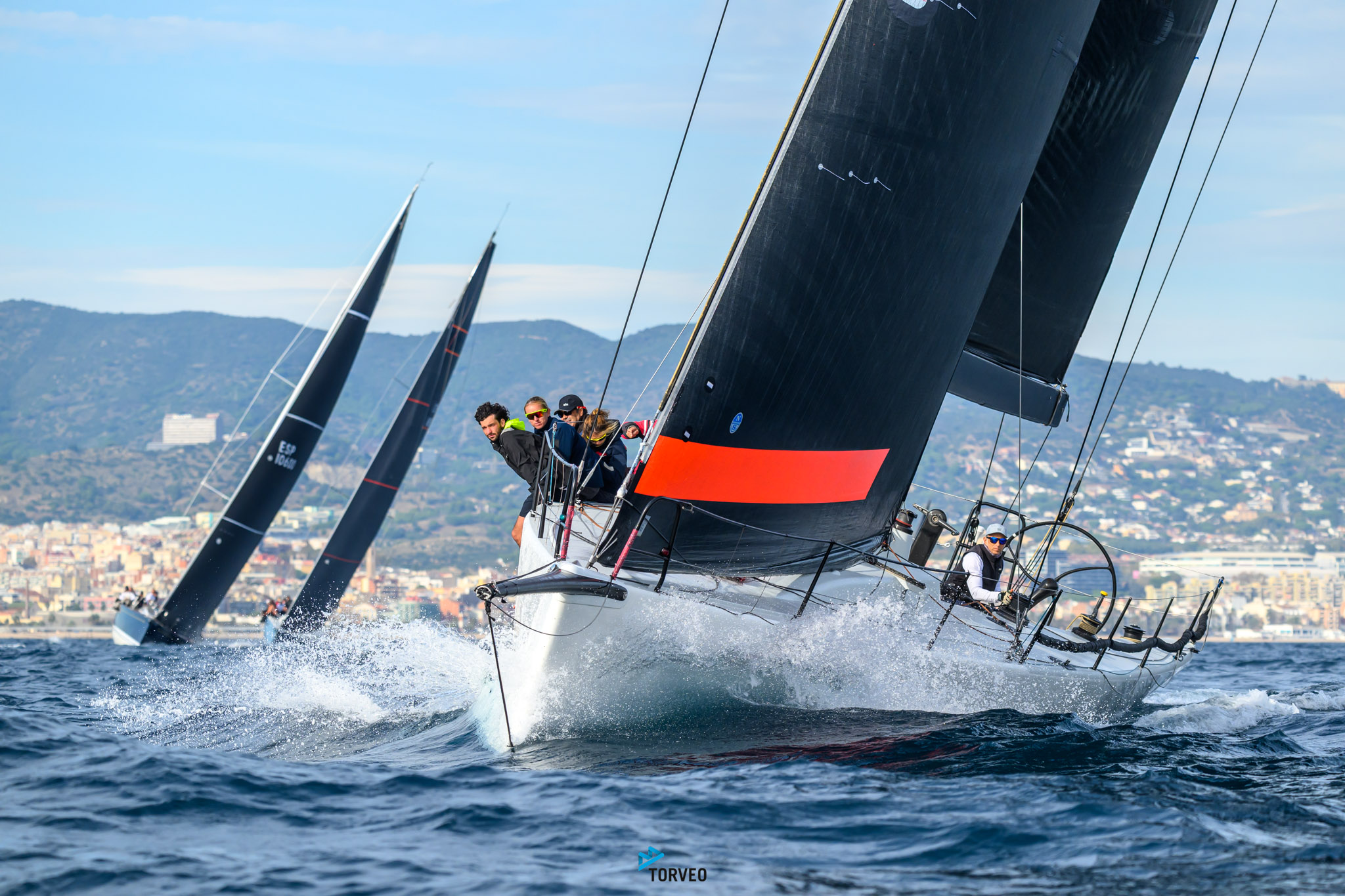 AUSMAR renueva su apoyo a La Ruta de la Sal Rumbo Ibiza y refuerza su compromiso con la vela de altura a través del Circuito Regatas AUSMAR