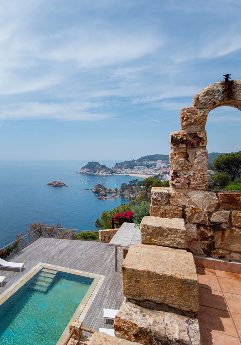 At Grenyal, we craft unforgettable luxury experiences tailored just for you