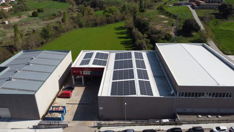 Instal·lació fotovoltaica d’autoconsum amb compensació d’excedents – Torcats i Bobinats Monsech SL