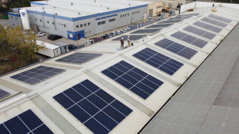 Instal·lació fotovoltaica d’autoconsum nau Grupo Hiemesa