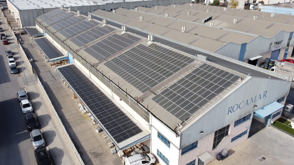 Instal·lació fotovoltaica a nau industrial en Montcada i Reixac - 57,33 kWp