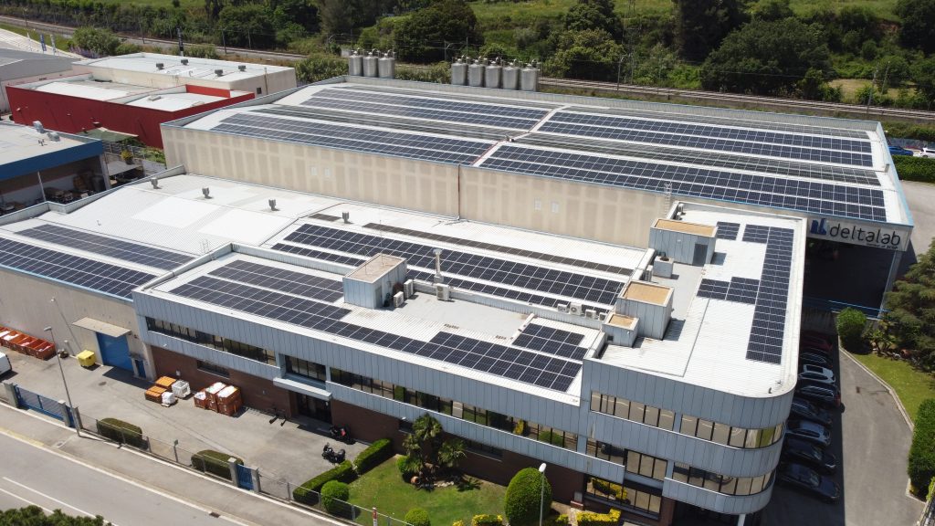 Instal·lació en laboratori de 731,5 kWp a Rubí - Barcelona. Finançament mitjançant PPA.