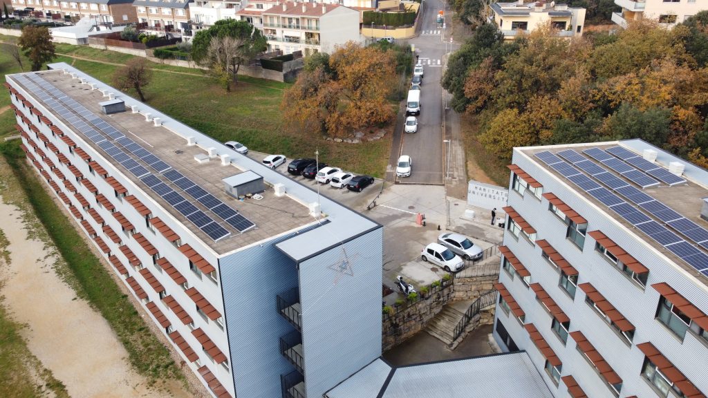 Instal·lació fotovoltaica en turisme i hoteleria - 56,42 kWp a Girona