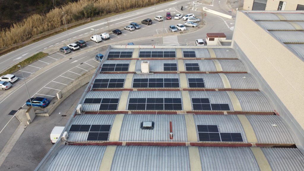 Instal·lació fotovoltaica a una nau industrial a Viladecavalls - 22,75 kWp