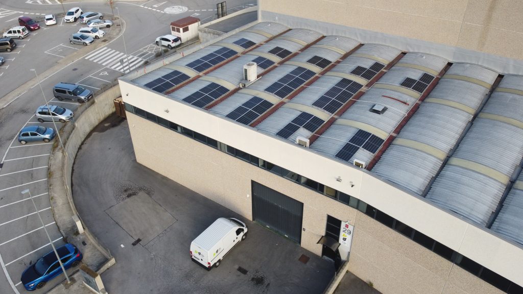 Instal·lació fotovoltaica a una nau industrial a Viladecavalls - 22,75 kWp