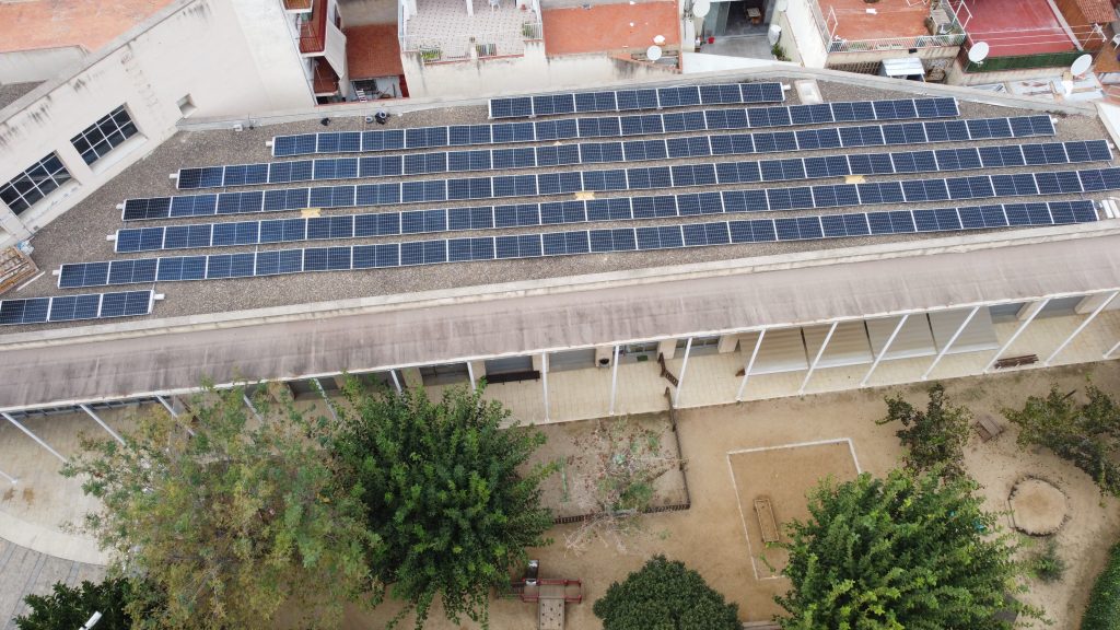 Instal·lació fotovoltaica de 56 kWp al Centre Civic Rocafonda executat per Impulso Solar