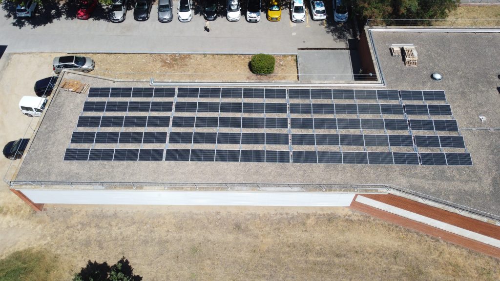Descobreix com l’energia solar pot fer més eficients els edificis de salut: Centre d’Atenció Primària a Lliçà d’Amunt amb 40 kWp, executat per Impulso Solar.