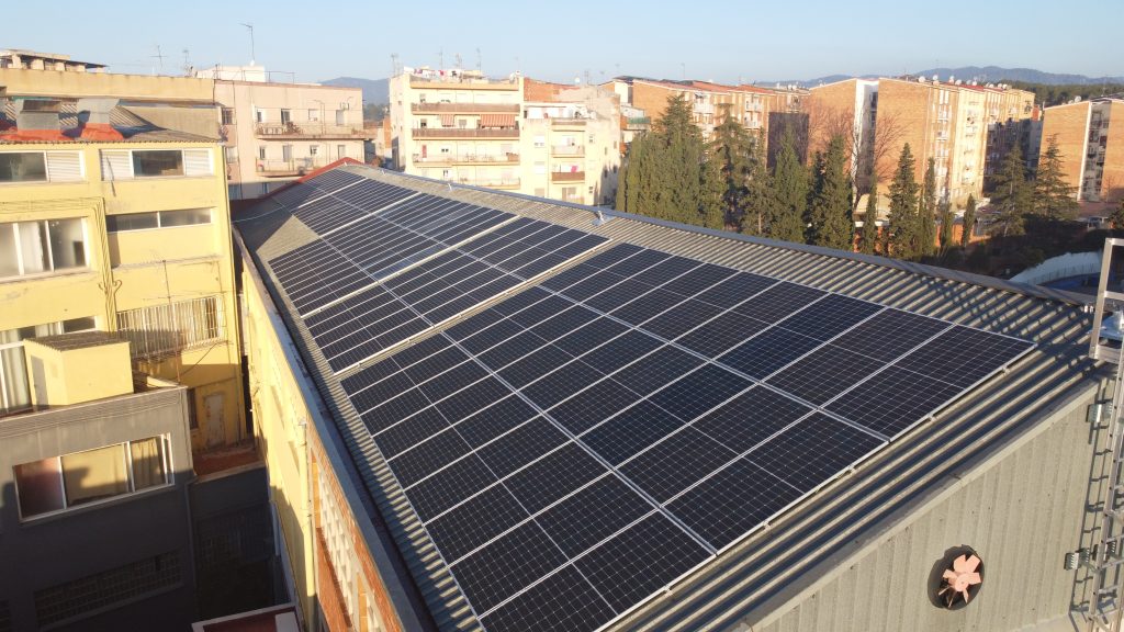 Instal·lació fotovoltaica en una nau industrial a Terrassa – 12,285 kWp