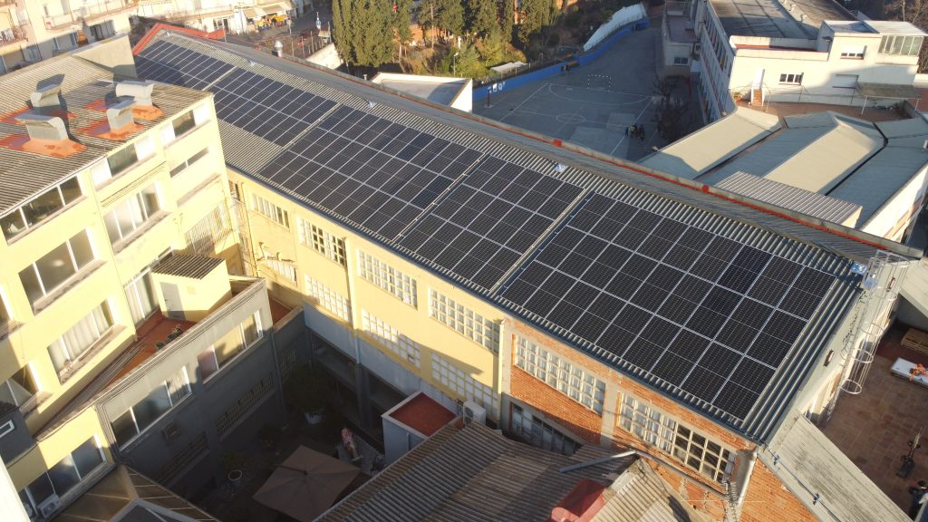 Instal·lació fotovoltaica en una nau industrial a Terrassa – 12,285 kWp