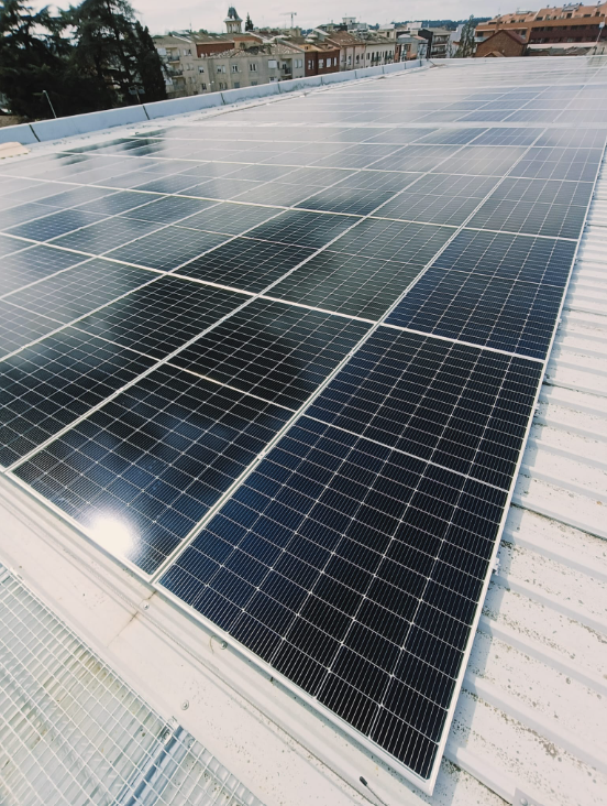 Instal·lació fotovoltaica al Pavelló de Cardedeu executada per Impulso Solar | 108,9 kWp