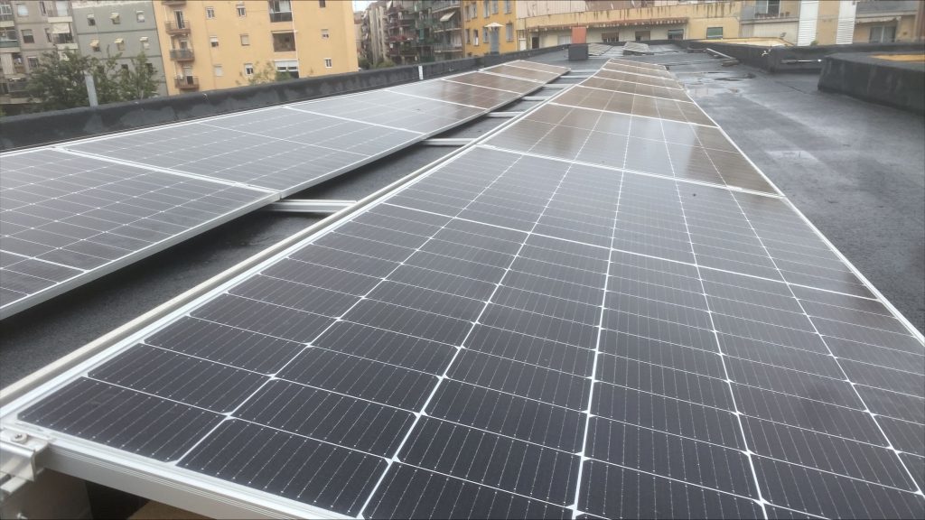 Instal·lació fotovoltaica de 14 kWp a una escola a Mataró, executada per Impulso Solar