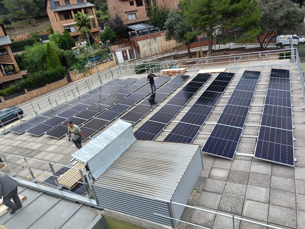 Instal·lació fotovoltaica de 52,32 kWp en una escola de Corbera de Llobregat executada per Impulso Solar