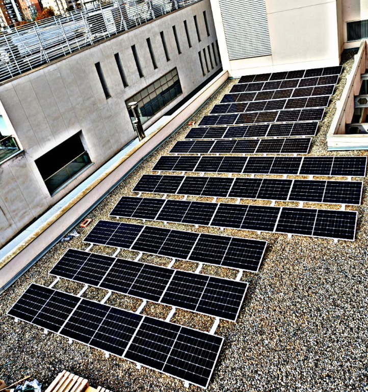 Descobreix com l’energia solar pot fer més eficients els edificis de salut: CAP Martorell amb 85,26 kWp, executat per Impulso Solar.