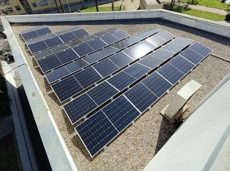 Descobreix com l’energia solar pot fer més eficients els edificis de salut: CAP Prat de Llobregat amb 90,48 kWp, executat per Impulso Solar