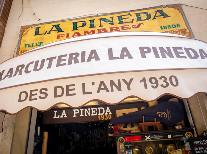 La xarcuteria la Pineda resisteix al cor de la Barcelona turística