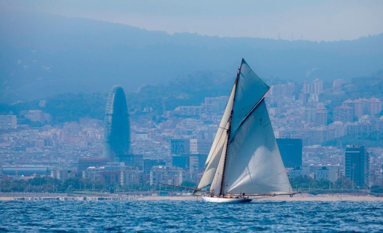 The elite of classic and vintage boats meet in the Catalan capital city from July 11th to 14th