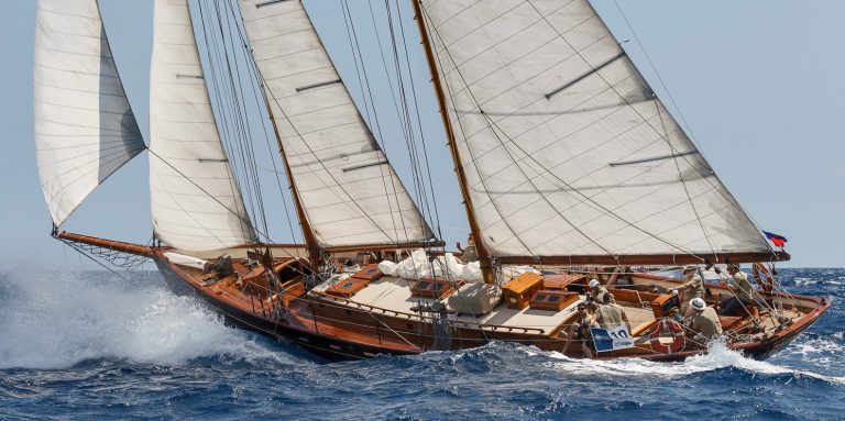 The Alba, the Moonbeam III, the Malabar X and the Manitou impose themselves at the 5th Puig Vela Clàssica Barcelona