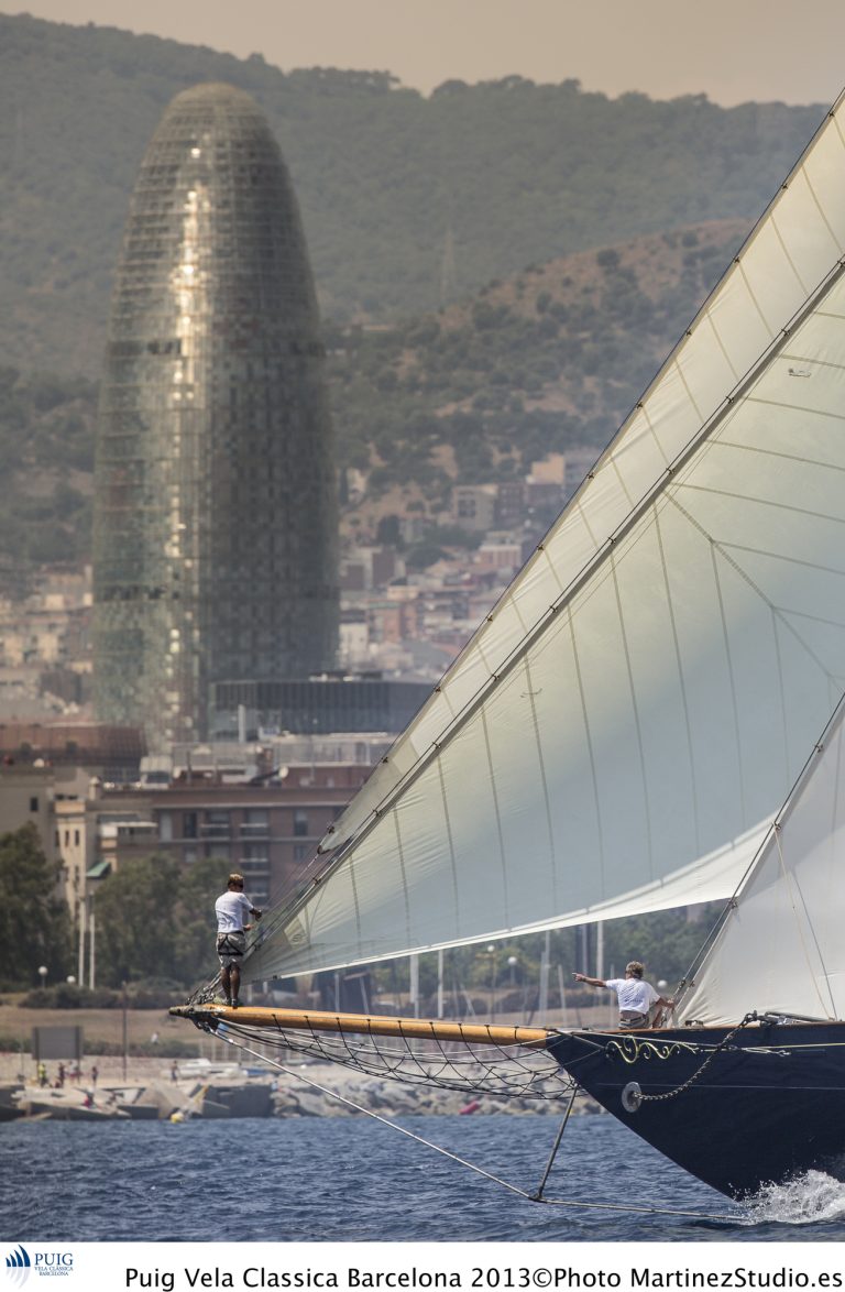 Moonbeam III, Yanira, Avel and Peter, winners of the VI Puig Vela Clàssica Barcelona