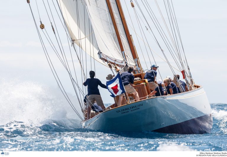 Sumurun, the luxurious gift of a wife in love