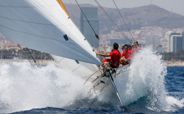 Classic boats take over the sea in Barcelona  once again