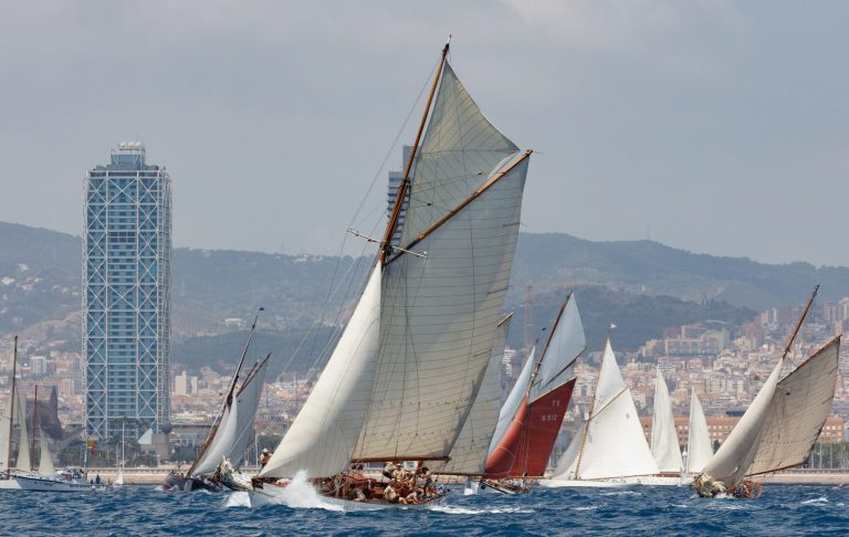 The XVth edition of the regatta Puig Vela Clàssica returns to Barcelona in all its splendour