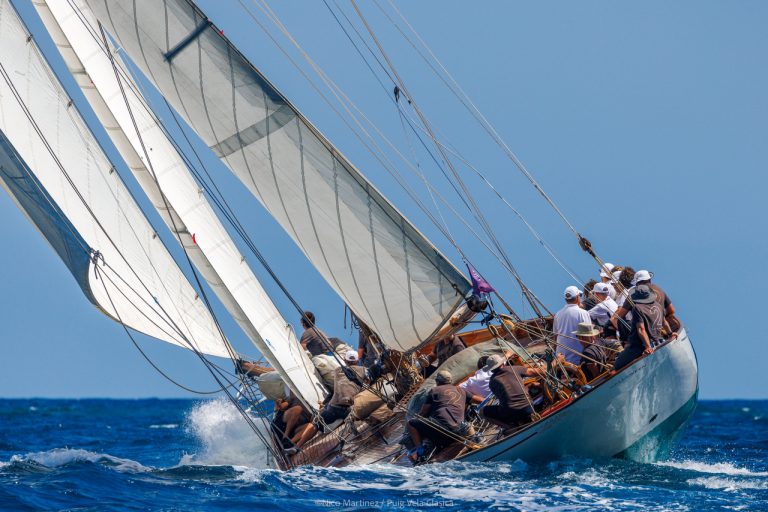 Puig Vela Clàssica shines on its first day of competition