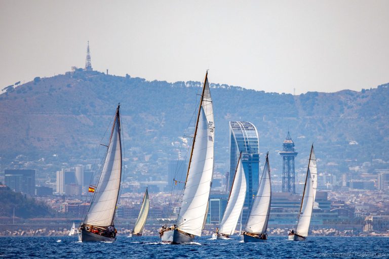 From July 12 to 15, the Puig Vela Clàssica Regatta in Barcelona will bring together almost fifty yachts from all over the world