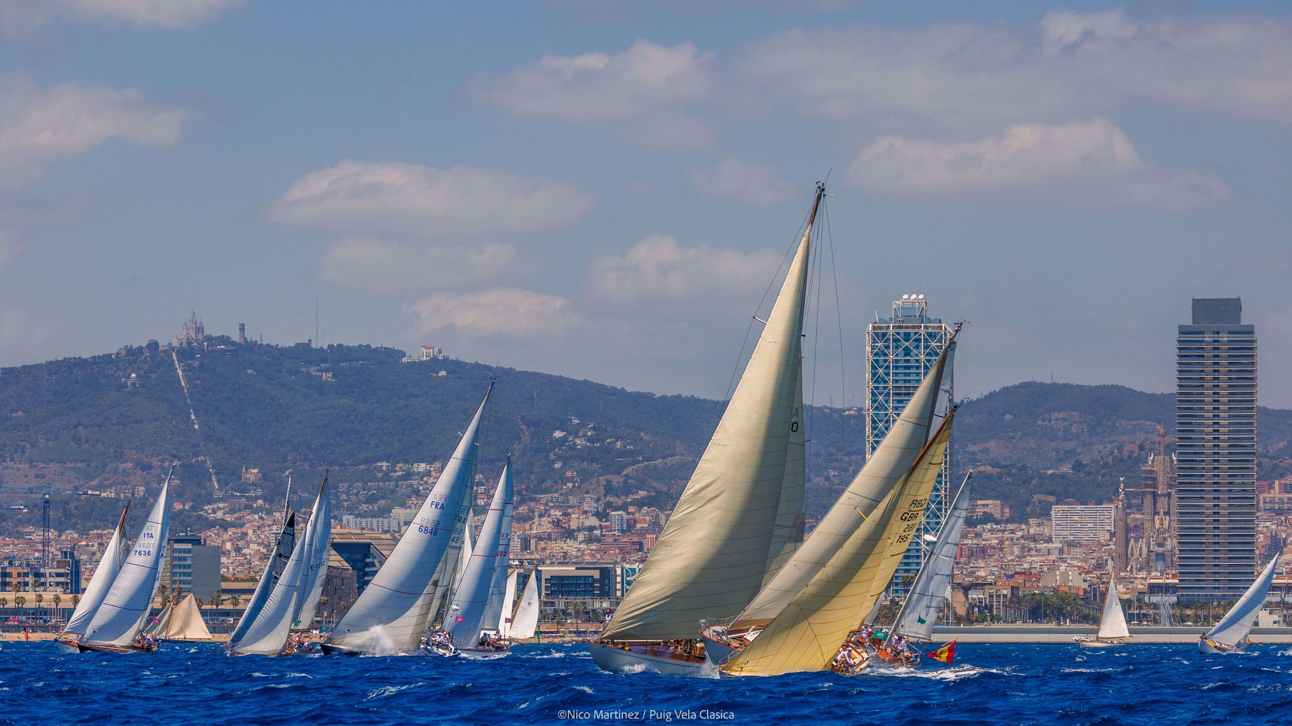 Barcelona iza las velas: arranca mañana la XVIII edición de la regata Puig Vela Clàssica, el gran desfile de la náutica tradicional