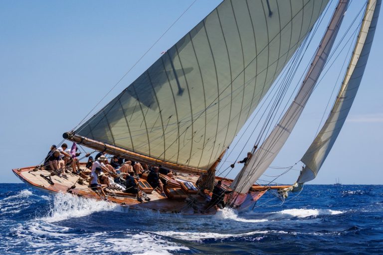 Barcelona gathers the world’s classic sailing elite for the 19th Puig Vela Clàssica