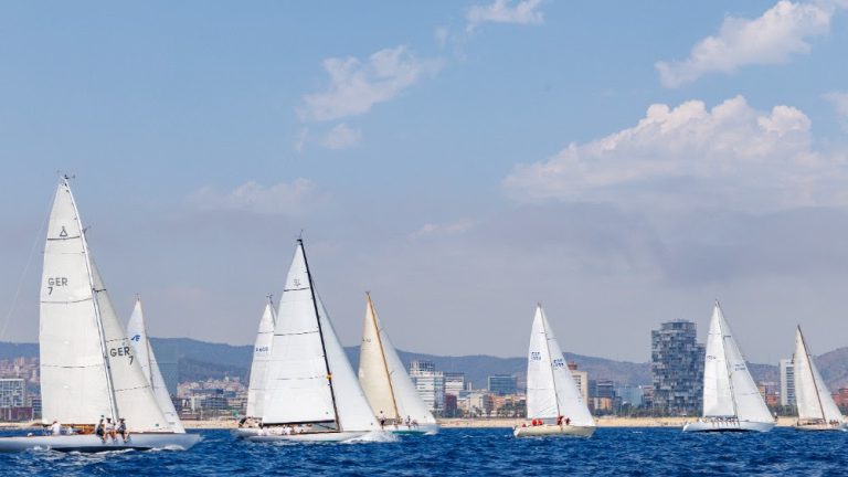 Barcos centenarios, emoción hasta el final y una Barcelona inédita: así fue la XIX Puig Vela Clàssica