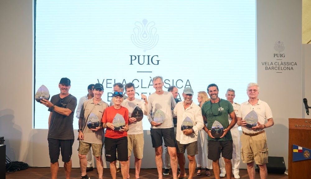 Doble entrega de trofeos en Barcelona: la Puig Vela Clàssica corona a sus ganadores y entrega la Copa de España de Barcos Clásicos