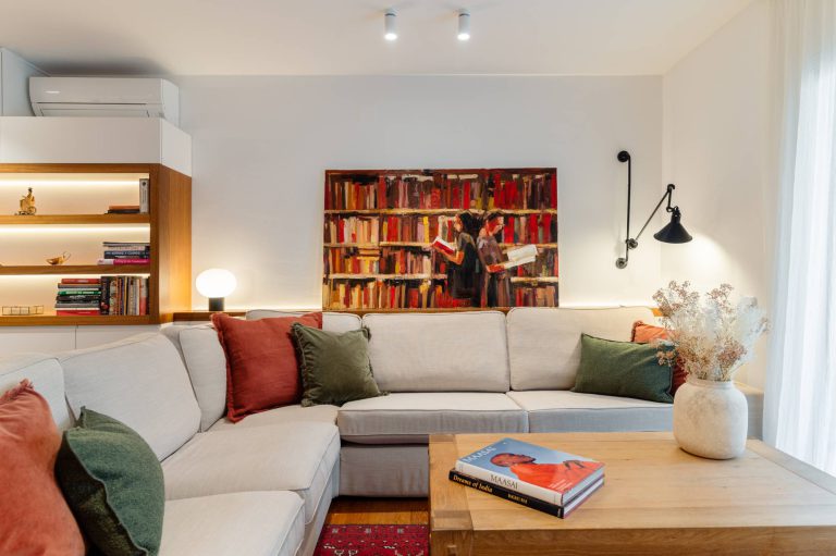 HOME ON MARE DE DÉU DEL CARMEL STREET